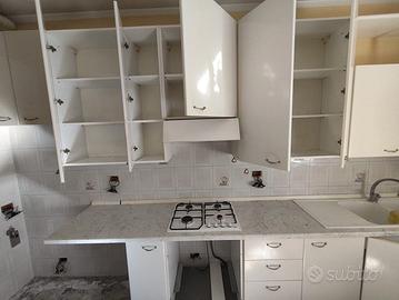 Cucina Usata Completa con lavello e piano cottura