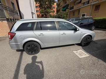 opel astra station wagon