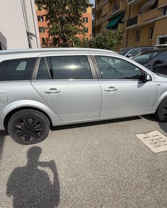 opel astra station wagon