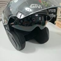 Casco GIVI