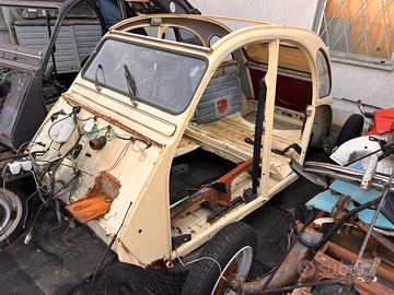 Scocca citroen 2cv inglese con  guida a destra