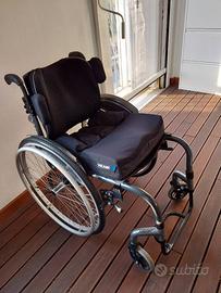 Sedia a rotelle superleggera quickie argon 2