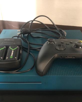 Xbox One con cavo, Joypad e batterie ricaricabili