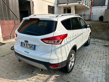 Ford.  Kuga