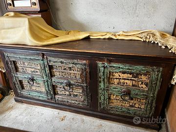 Splendida Credenza Etnica Indiana in Legn