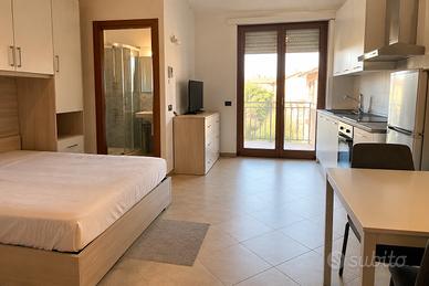 POMEZIA CENTRO- MONOLOCALE CON BALCONE
