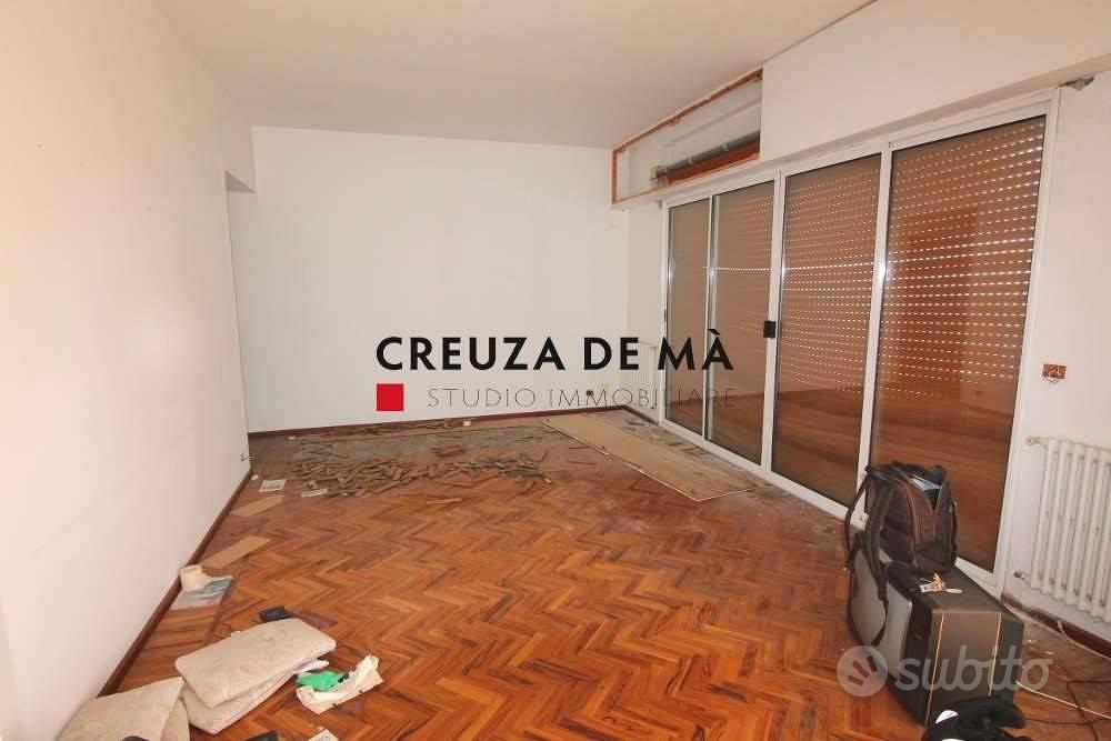 Villa di 360 m² con più di 5 locali e posto auto a - Vista 5
