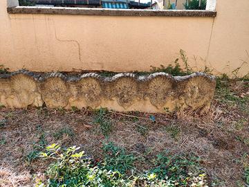Bordura in cemento decorata per giardino 