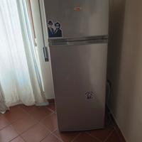 Frigorifero con freezer H 140 P 54 L 54. Grigio