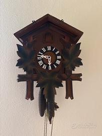 Orologio antico a cucù