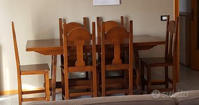 tavolo in arte povera con sedie