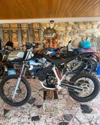 Moto elettrica (leggere descrizione)