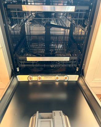 Lavastoviglie LG ThinQ TrueSteam