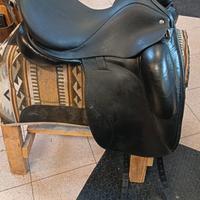 Sella Dressage Custom 17.5