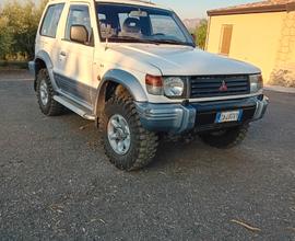 MITSUBISHI Pajero ('82-'00) - 1995