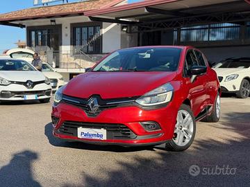 RENAULT Clio dCi 8V 90 CV 5 porte Moschino Inten