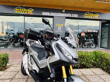 HONDA X-ADV 750 TUTTO INCLUSO ANCHE PASSAGGIO!