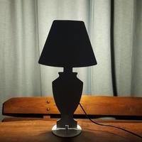 Lampada da tavolo di design, molto particolare