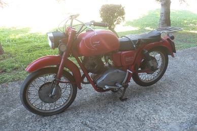 Moto Guzzi Lodola da ristrutturare ma conservata