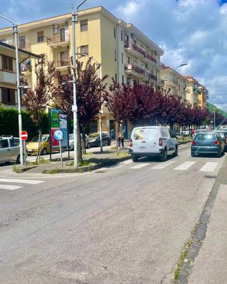 Centro -- Bilocale arredato con giardino privato