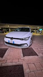 Golf 8 1.5 eTsi 150cv