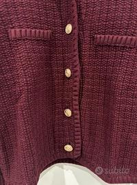 maglione bordeaux chic bottoni dorati