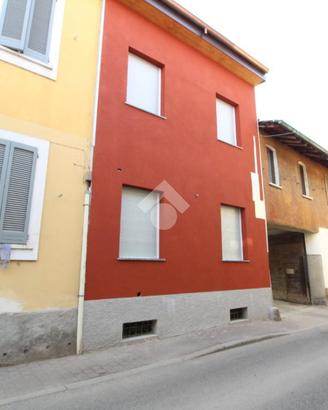 CASA DI CORTE A MAGENTA