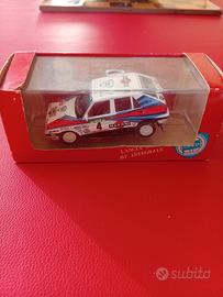 Modellino Lancia Delta HF integrale scala  1/43.