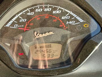 VESPA 300 GTS SUPER