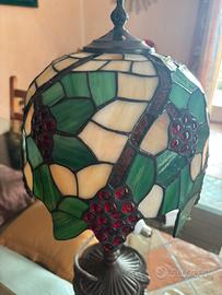 Lampada da tavolo stile Tiffany artigianale