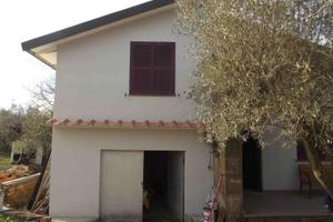 Casa indipendente con terreno noccioleto, pozzo, s