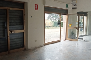 Locale commerciale/magazzino/deposito