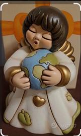 Thun angelo con mondo 20 cm h