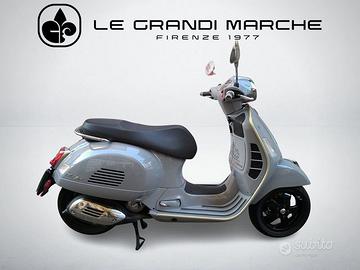 Vespa 300 GTS Super Tech