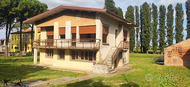 Villetta singola da ristrutturare