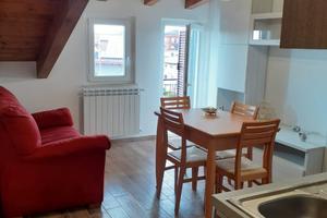 Cecchina, Via Nettunense - Appartamento mansardato