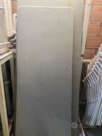 Tavoli da catering con piedi in acciaio richiudibi