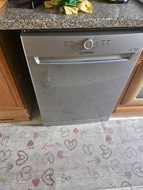 Lavostoviglie indesit