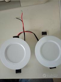 Due faretti LED da incasso 12 V