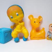 Lotto 4 pupazzi gomma con fischietto anni 70