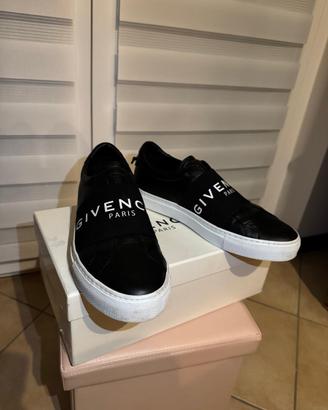 Sneakers Givenchy nere