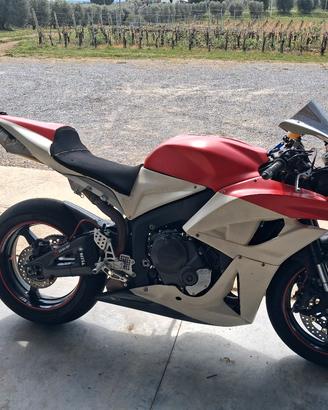 Honda cbr 600 rr
