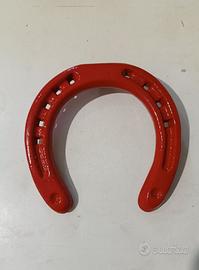 Ferro di cavallo rosso portafortuna