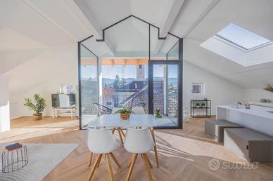 Lussuoso attico con vista mozzafiato