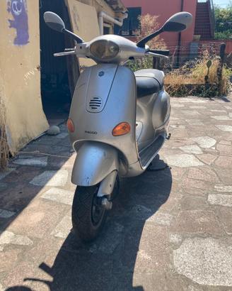 Vespa Piaggio ET4 125 – 23.107 km – da recuperare