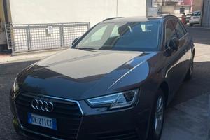 AUDI A4 5ª serie - 2023