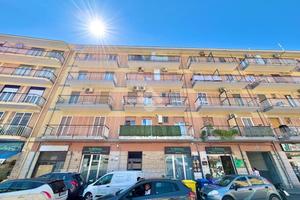 3 LOCALI A BARI