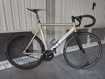 Bici corsa scatto fisso