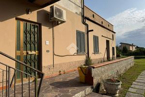 CASA SEMINDIPENDENTE A PONTE BUGGIANESE