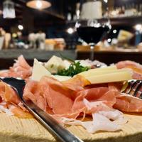 8R- ristorante, bar eventi possibilità mura